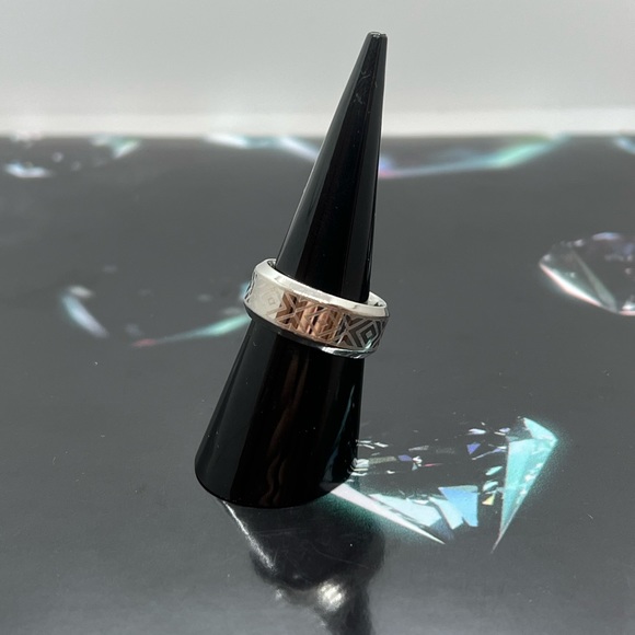 Ring #0019 - Picture 2 of 4